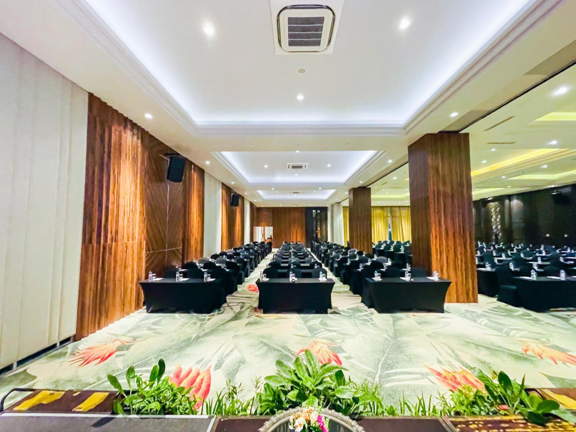 ลมโบะก์ แอสตอเรีย Hotel มาตารัม ภายนอก รูปภาพ