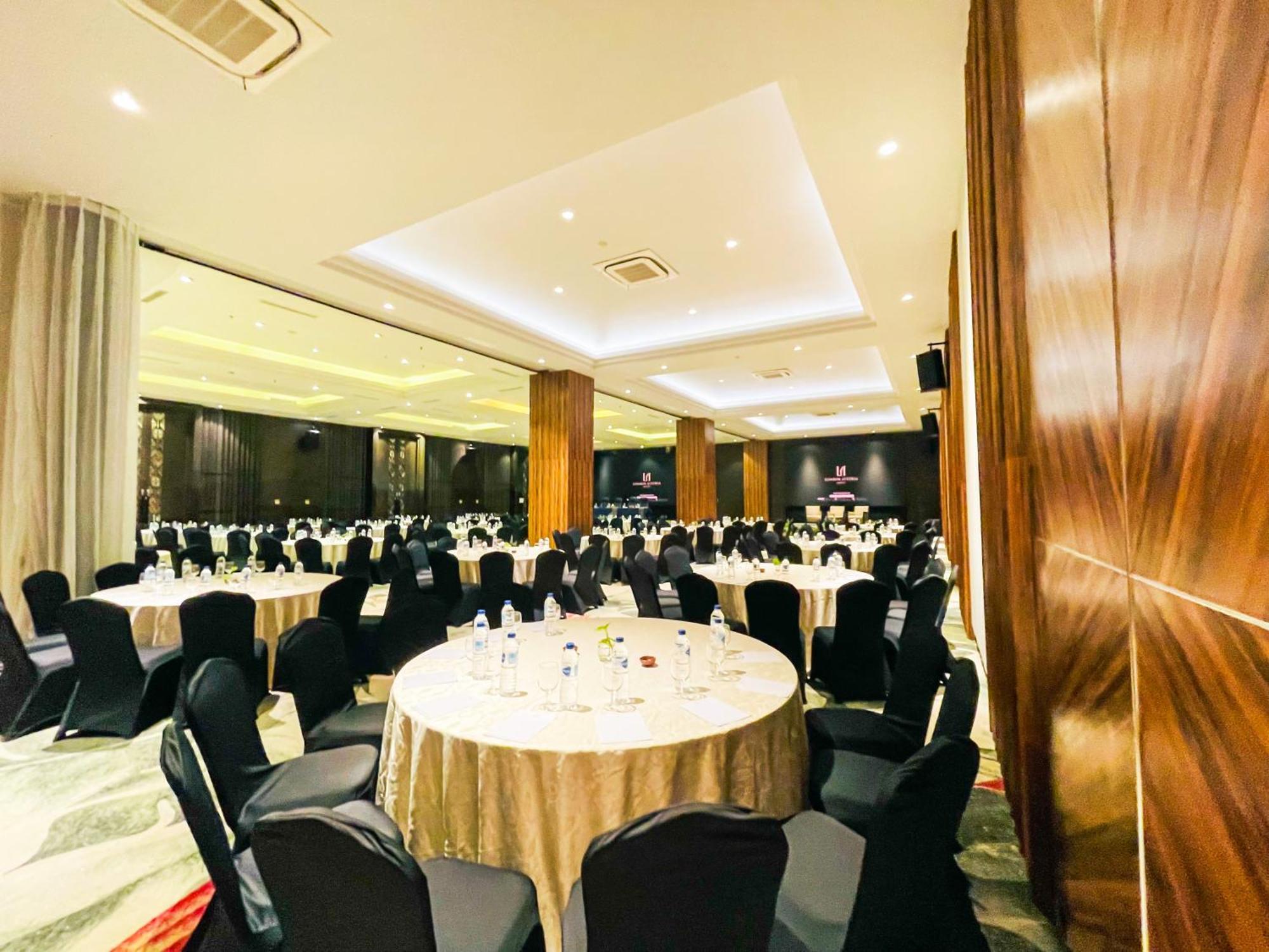 ลมโบะก์ แอสตอเรีย Hotel มาตารัม ภายนอก รูปภาพ
